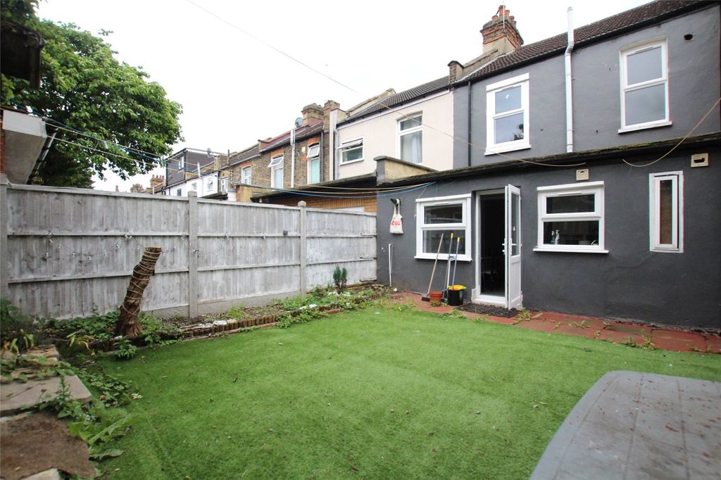 Property photo 2 of 12 Picture No. 06