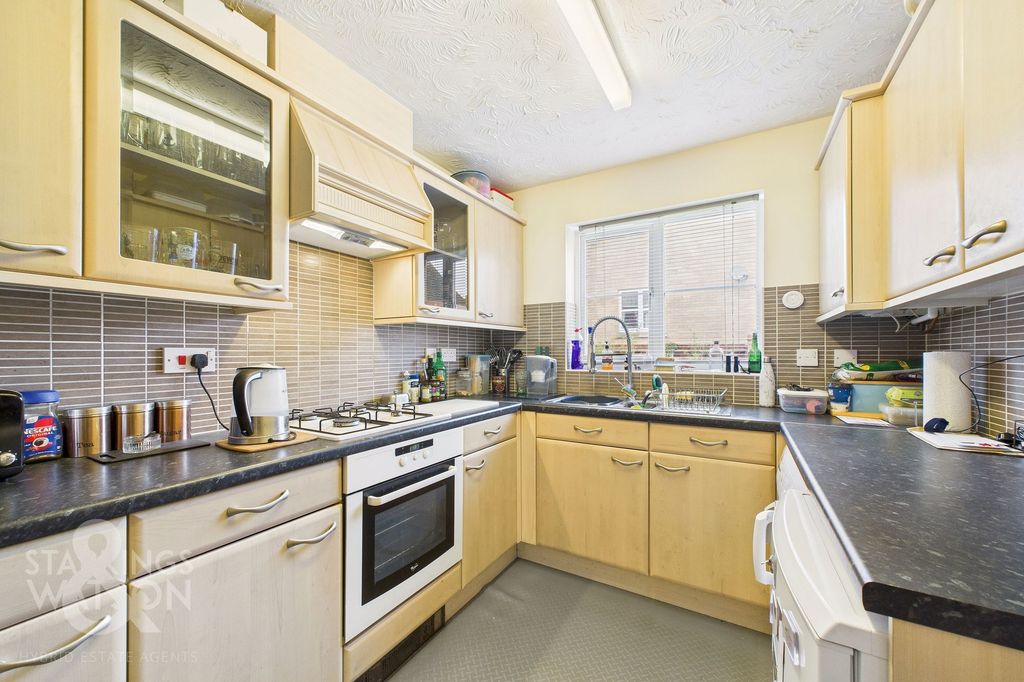 Property photo 3 of 25