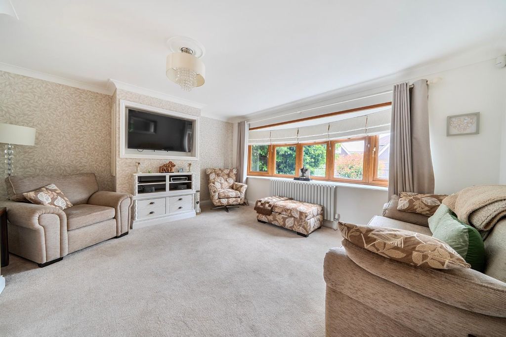 Property photo 2 of 17 1-6A34746496625-1472443-12-6A3410B9Ad075-1.Jpg