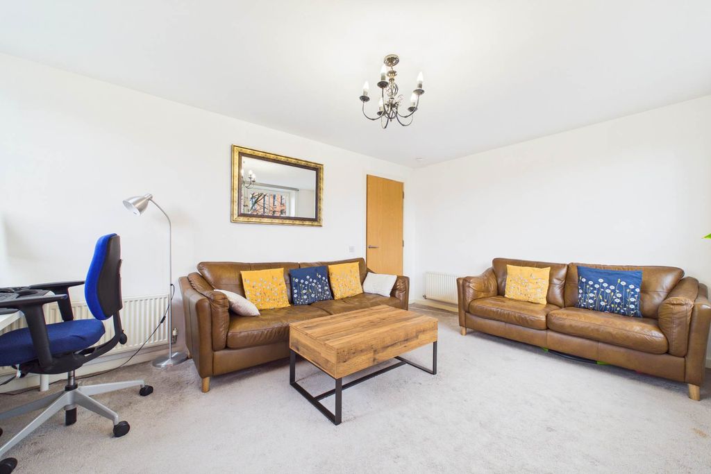 Property photo 3 of 21