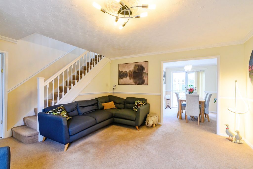 Property photo 3 of 17 Living Room