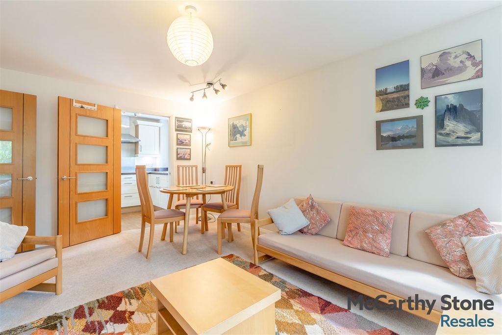 Property photo 2 of 16 8691352-Interior18.Jpg