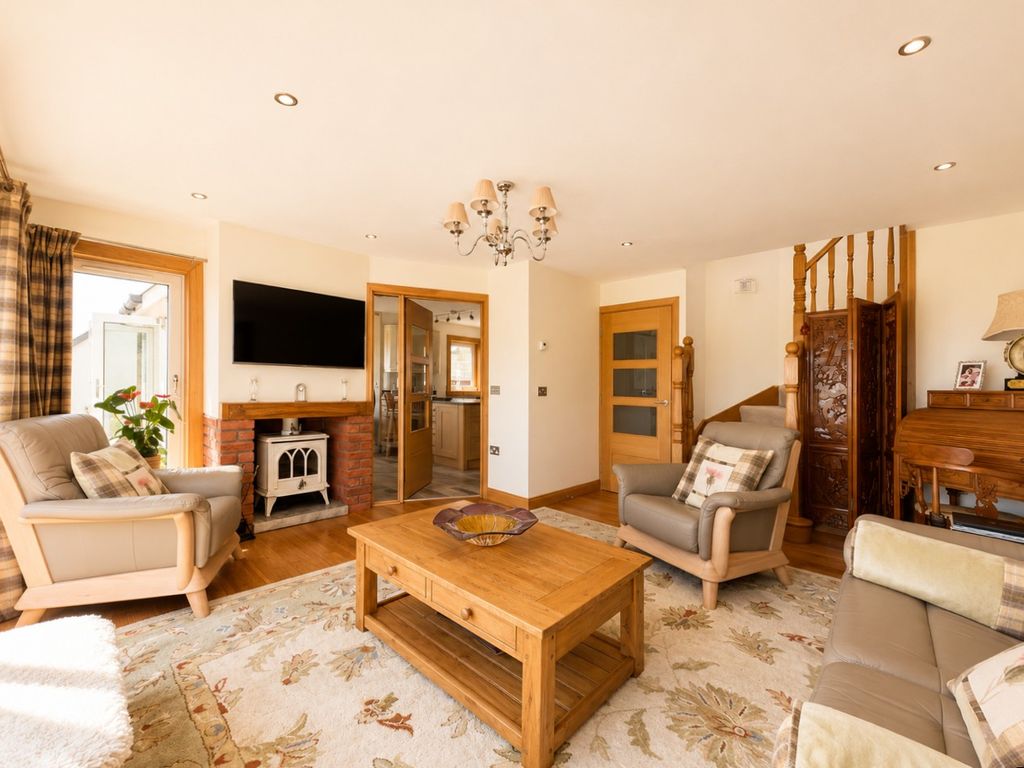 Property photo 3 of 38