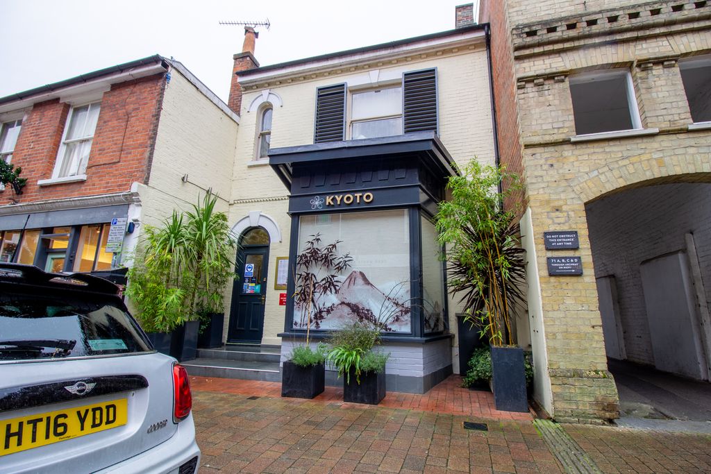 Property photo 1 of 9