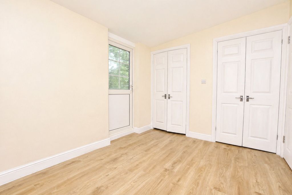 Property photo 2 of 6 Picture No. 03