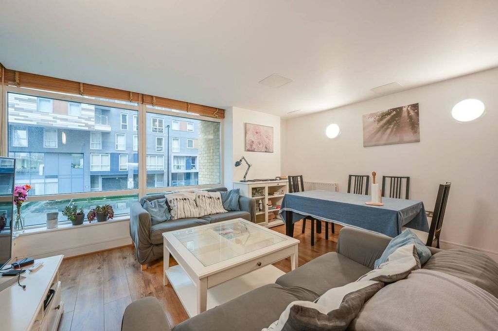 Property photo 3 of 7