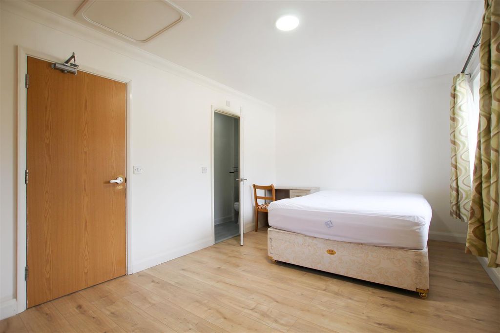 Property photo 2 of 8 Img_0283.Jpg