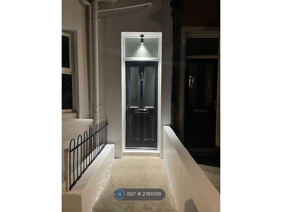 Property photo 2 of 9 Entrance