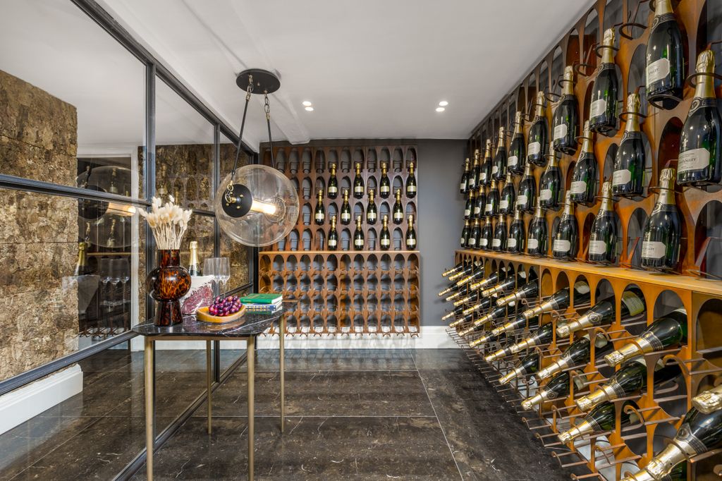 Additional image 21 of 8 bed mews to rentCheyne Walk, London SW3