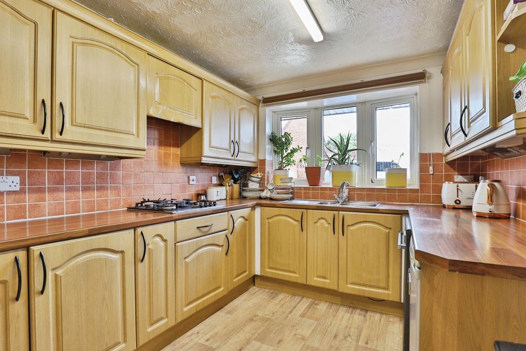 Property photo 3 of 17 Photo