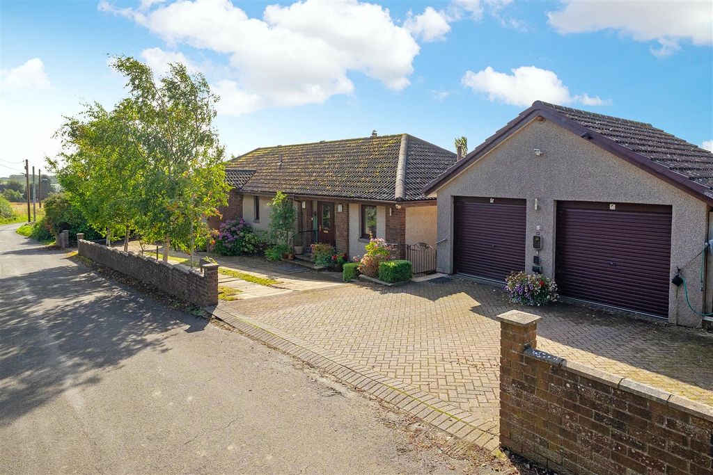 Property photo 1 of 32 Ex_Outside_Gardens-4.Jpg