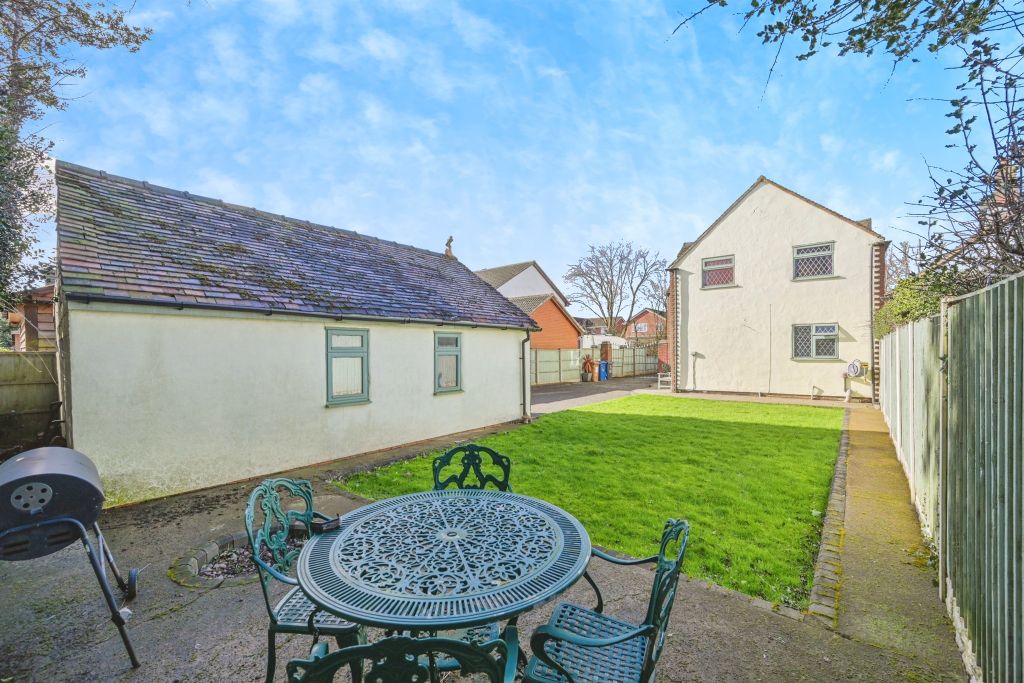 Property photo 2 of 17