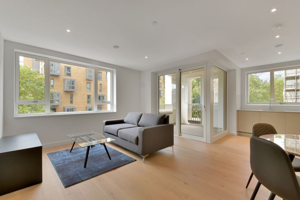 Property photo 1 of 9 Living Area