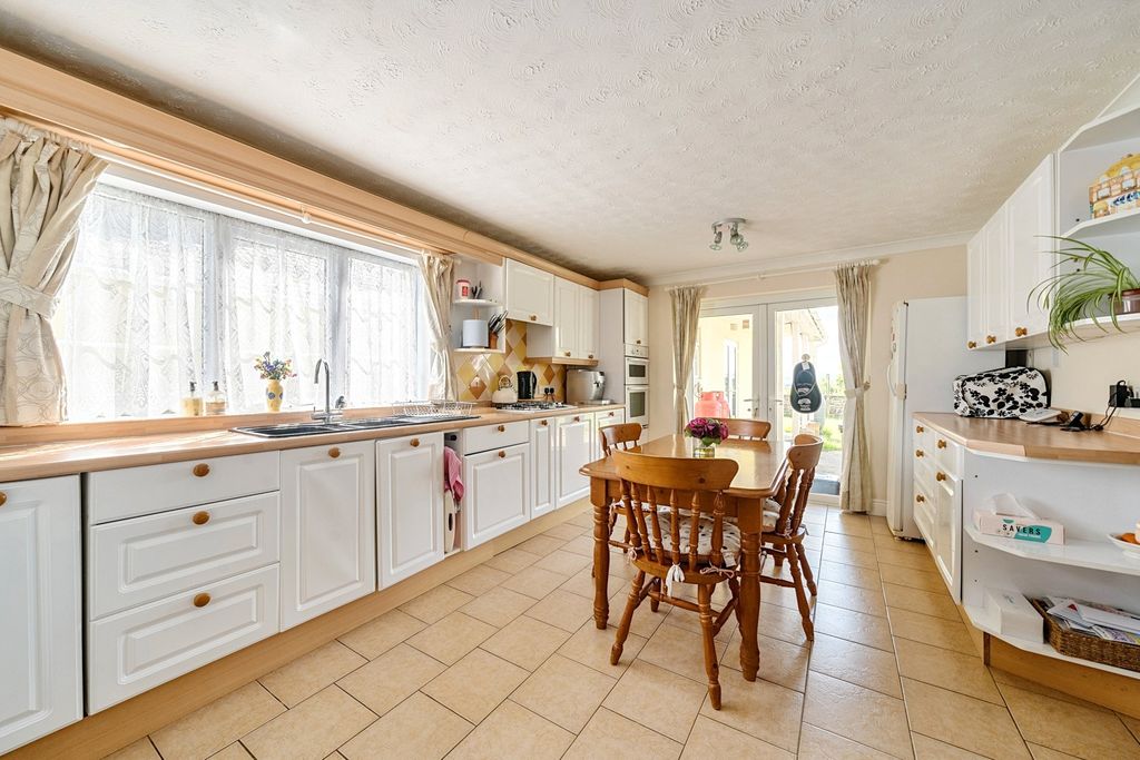 Property photo 2 of 15 2 - Picture No. 14