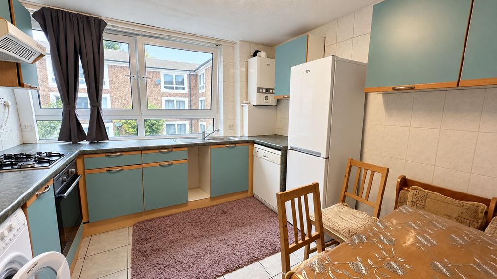 Property photo 2 of 6