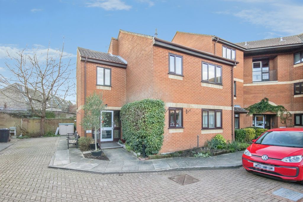 Property photo 1 of 12