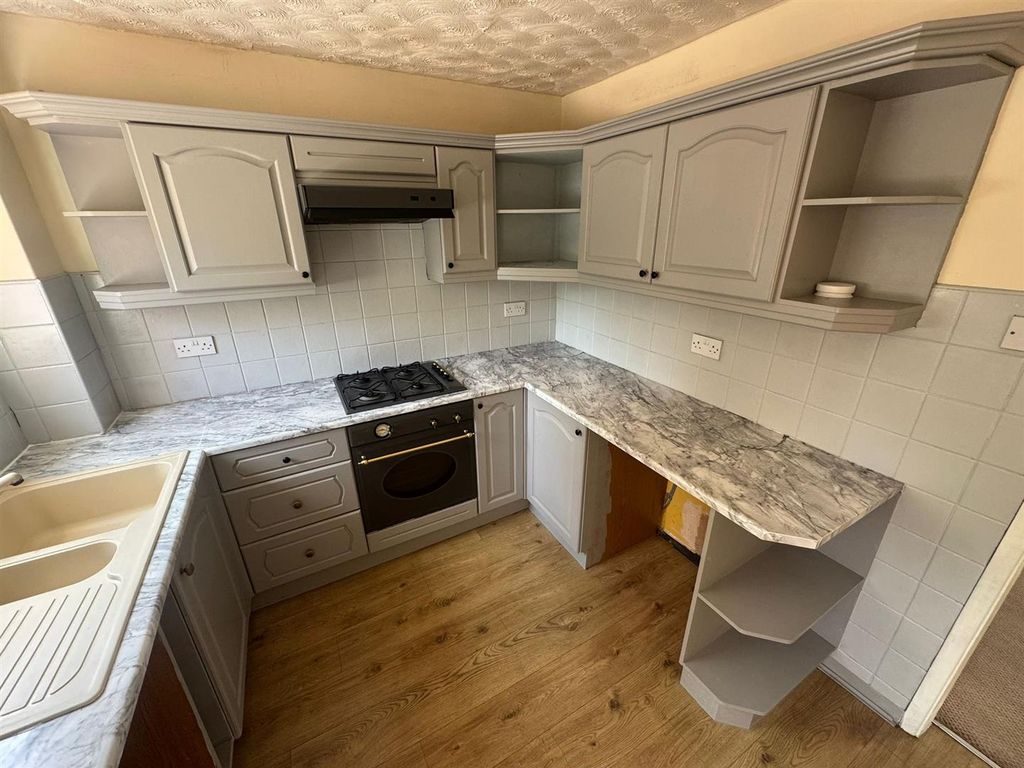 Property photo 2 of 13 Kitchen