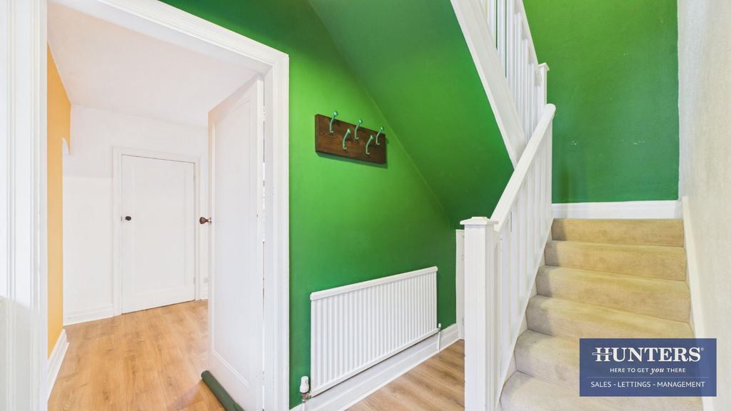 Property photo 2 of 13 Hallway