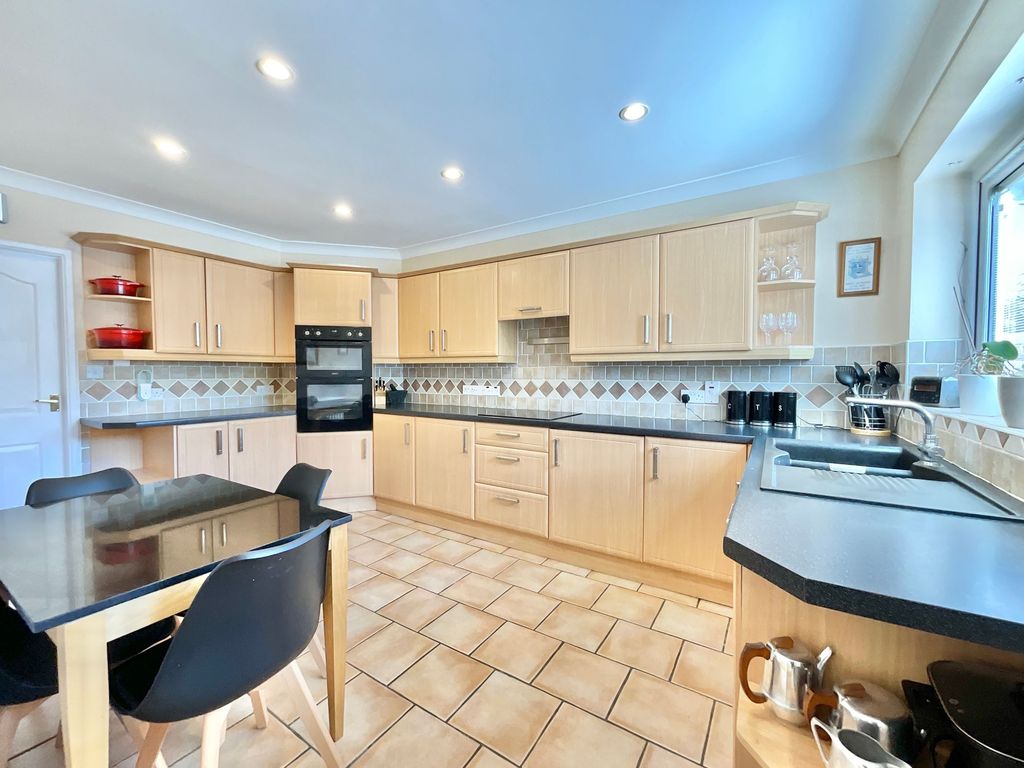 Property photo 3 of 58