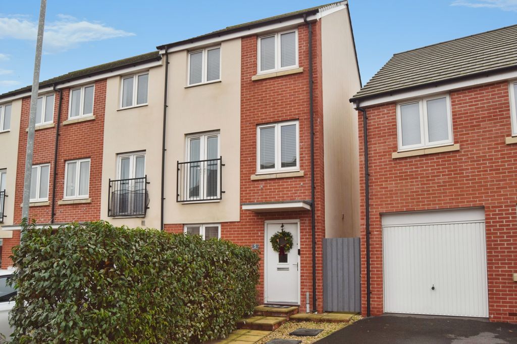 Property photo 1 of 9 Front Exterior