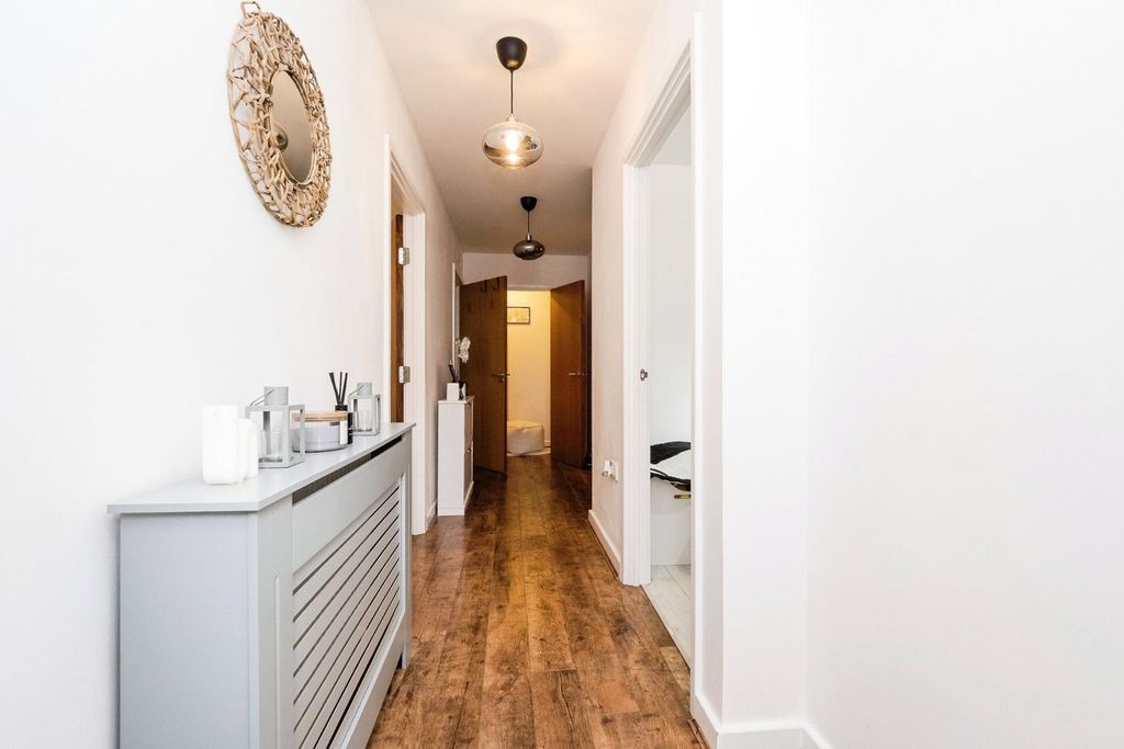 Property photo 2 of 18 Picture No. 07