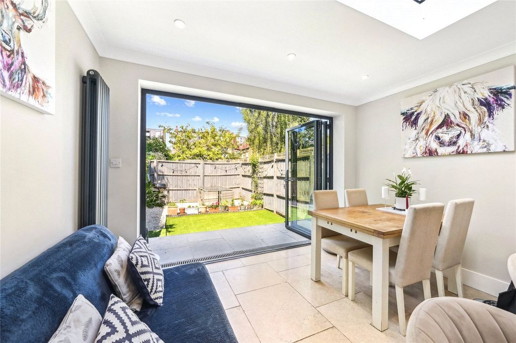 Property photo 3 of 10 Dining Area