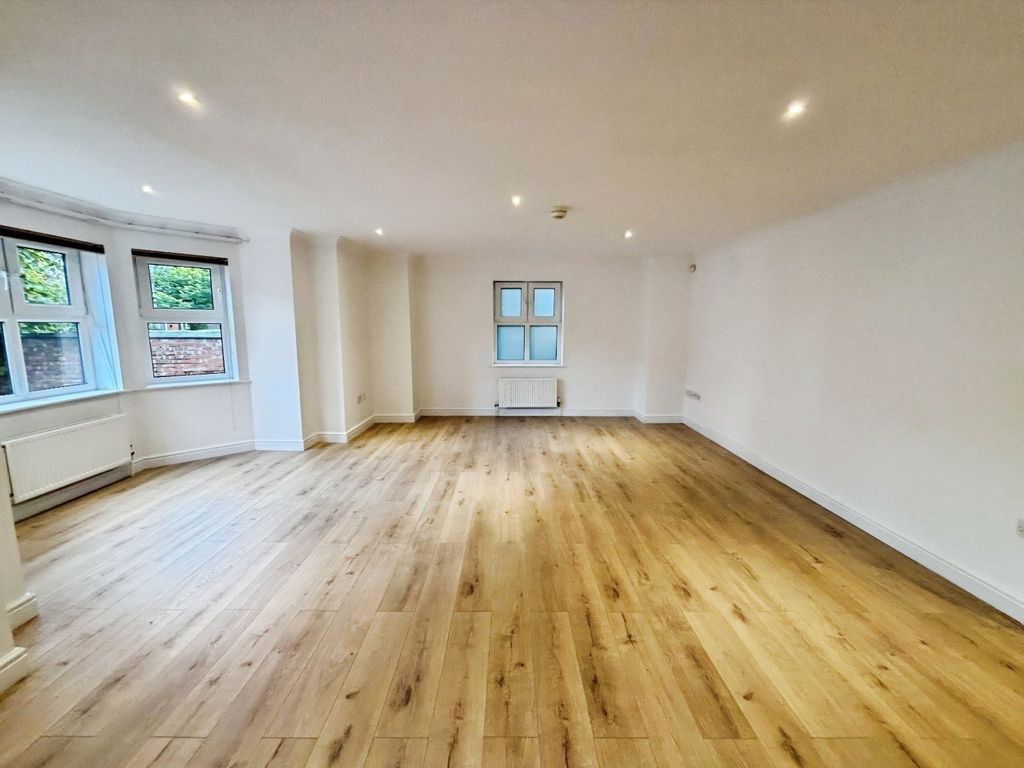 Property photo 2 of 14 Picture 2