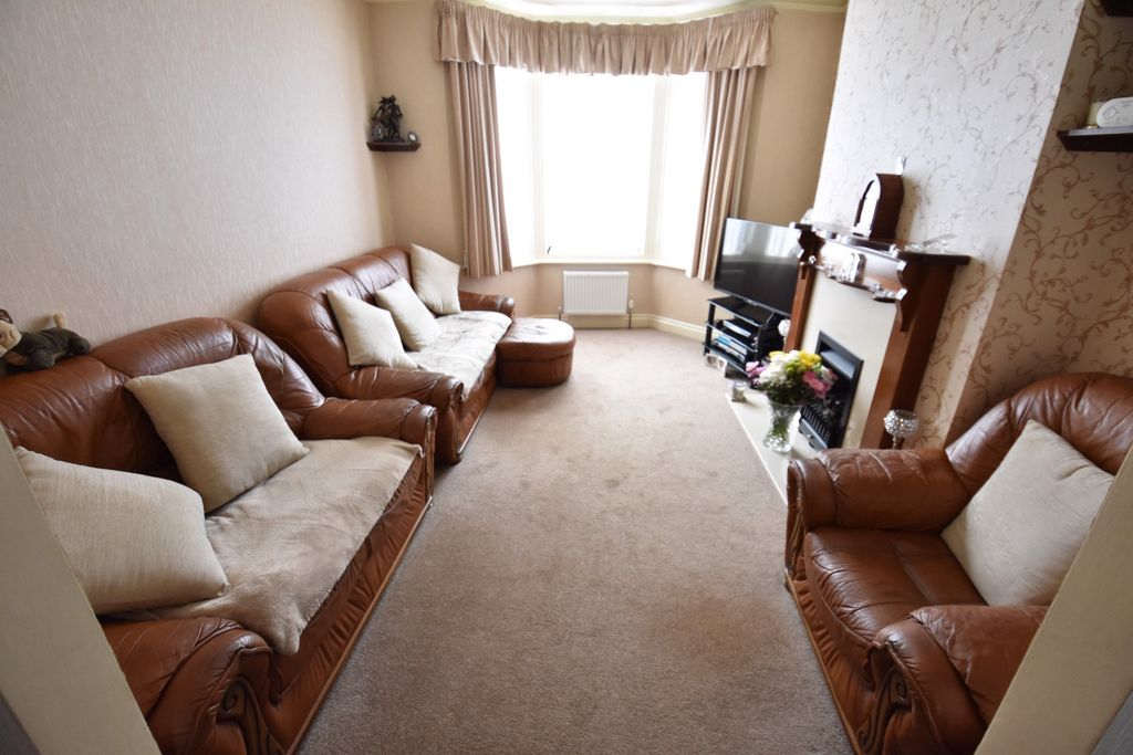 Property photo 3 of 11 4860782