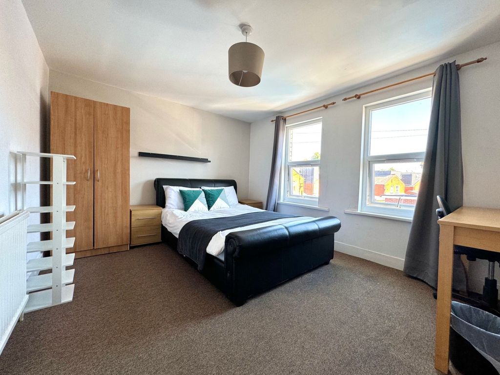 Property photo 3 of 11 Thumbnail_Img_1419