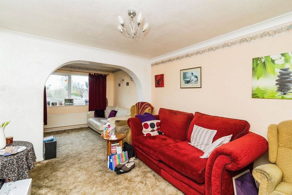 Property photo 2 of 17