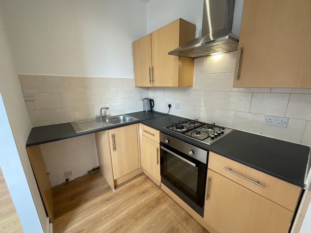Property photo 2 of 5 Kitchen