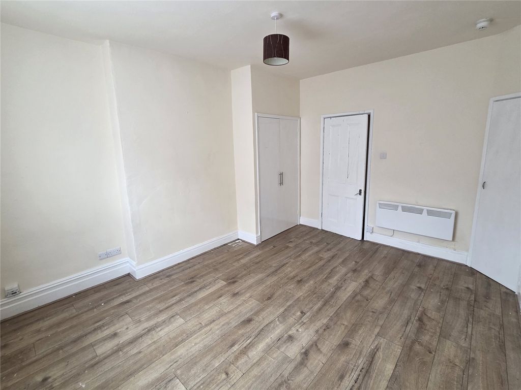 Property photo 3 of 6 Picture No. 09
