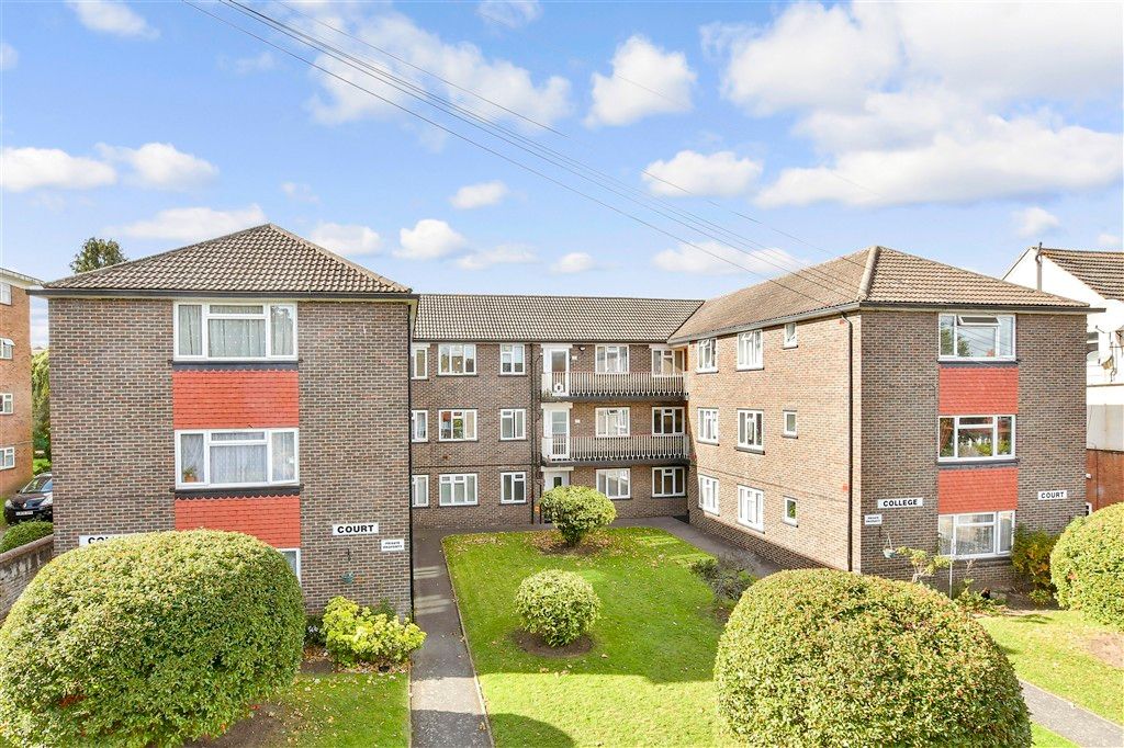 Property photo 3 of 8 External (Web)