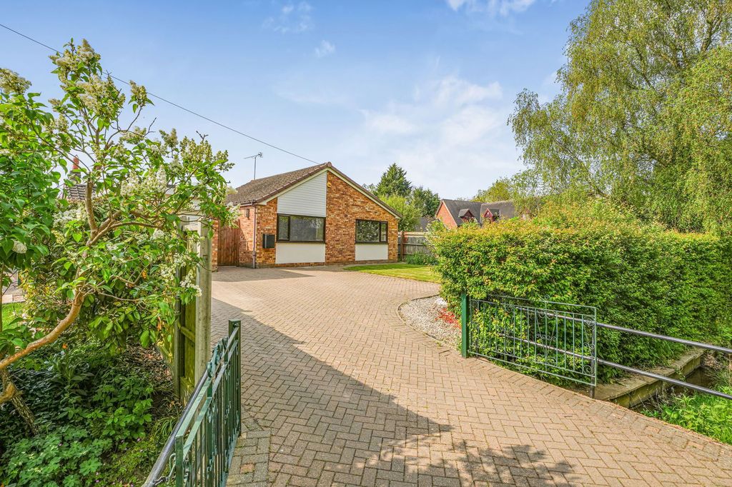 Property photo 2 of 39