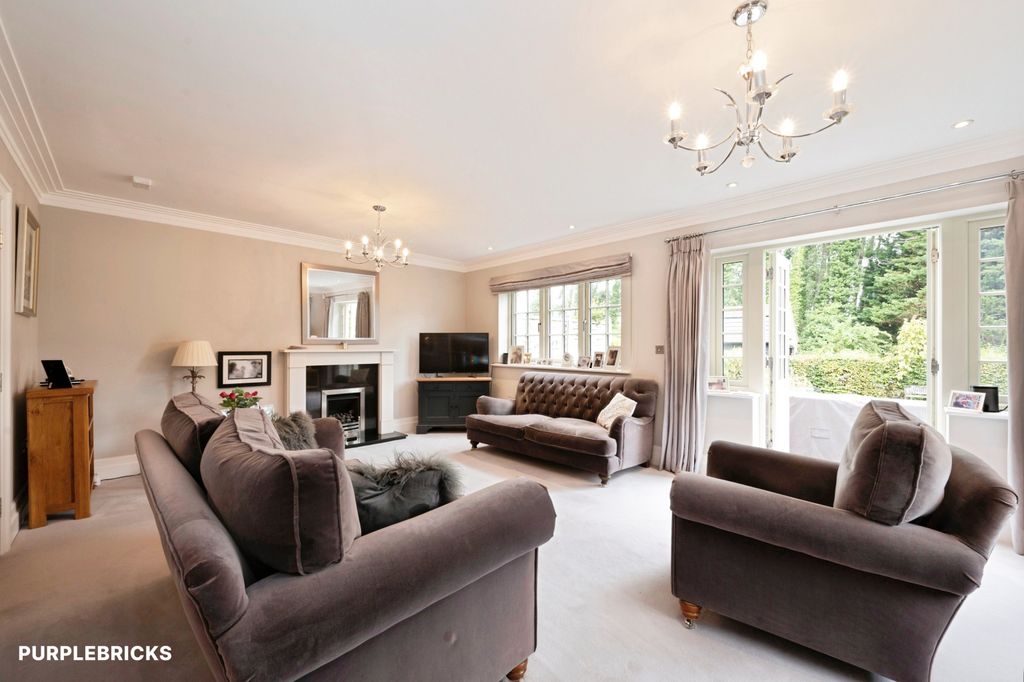 Property photo 2 of 37