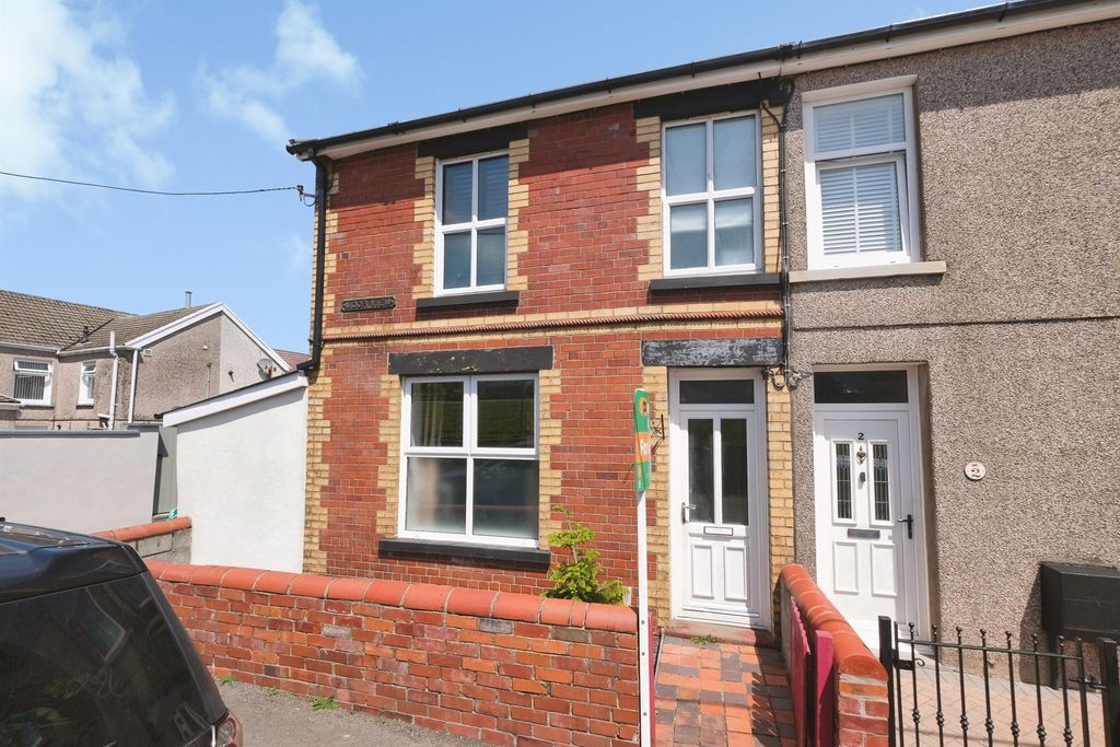 3 bed end terrace house for saleMoor View, Ebbw Vale NP23