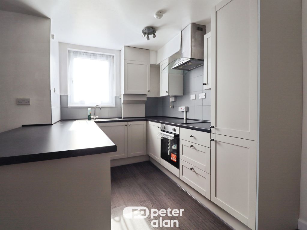 Property photo 3 of 15 Kitchen/ Lounge