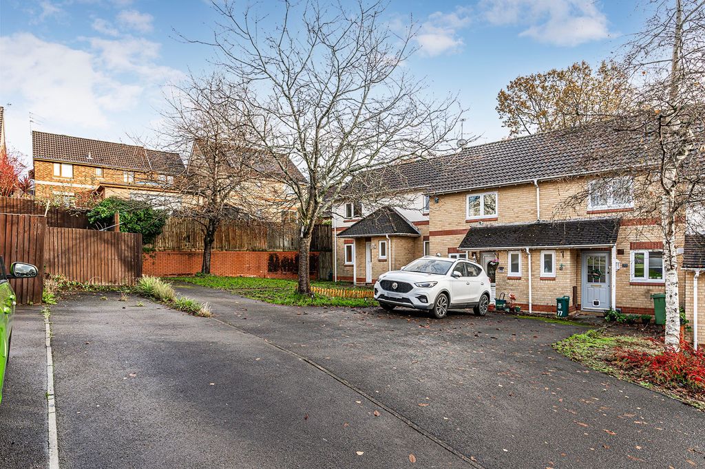 Property photo 2 of 27