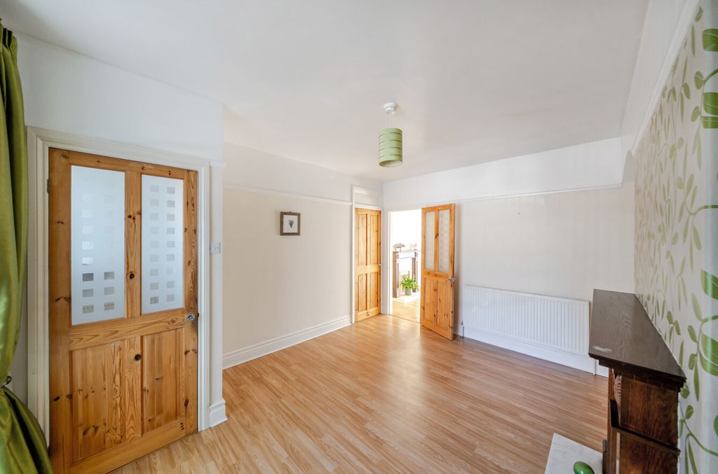 Property photo 2 of 21 1335409-13-6890c3...
