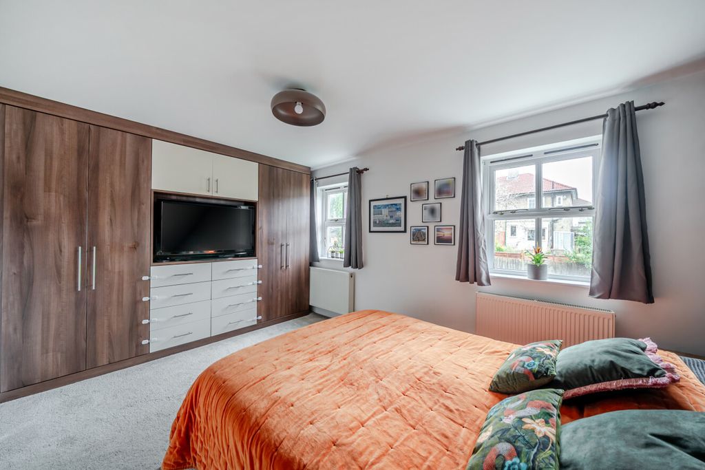 Property photo 3 of 16 1483944-2-6A43B54...