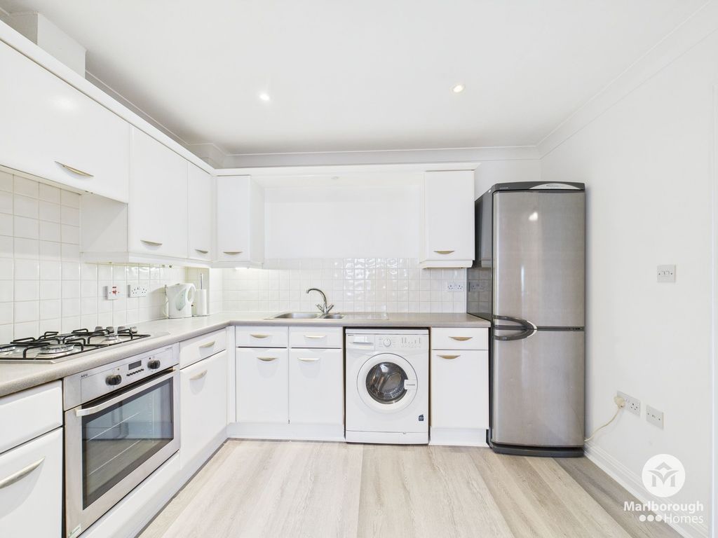 Property photo 2 of 19 Kitchen