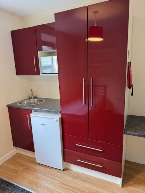 Property photo 1 of 5