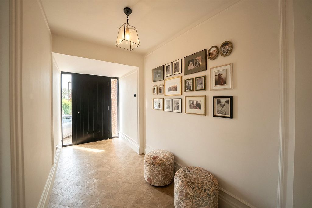 Property photo 2 of 18 2