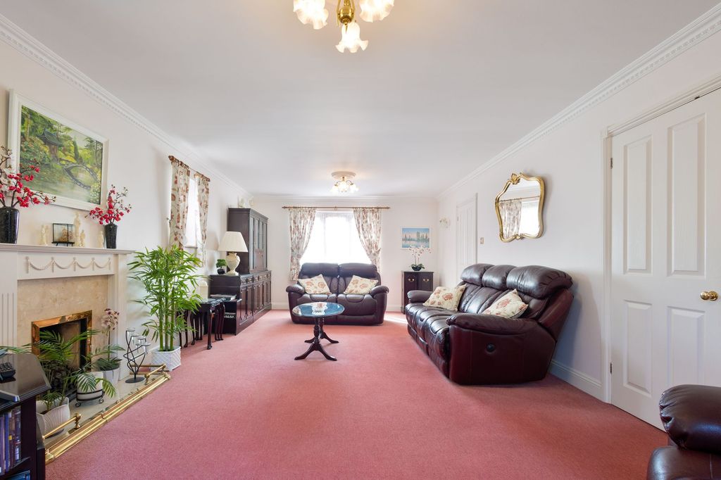 Property photo 3 of 31