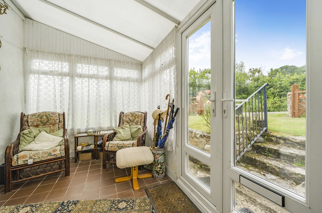 Property photo 3 of 20 Conservatory