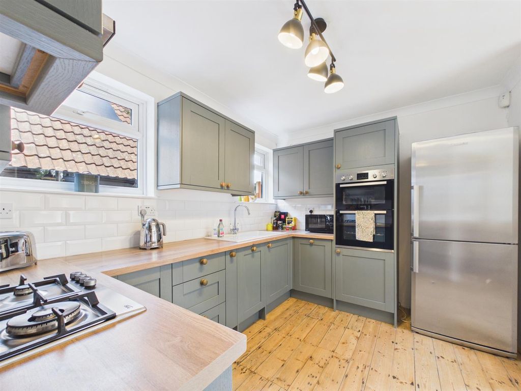 Property photo 3 of 31 Kitchen 2.Jpg
