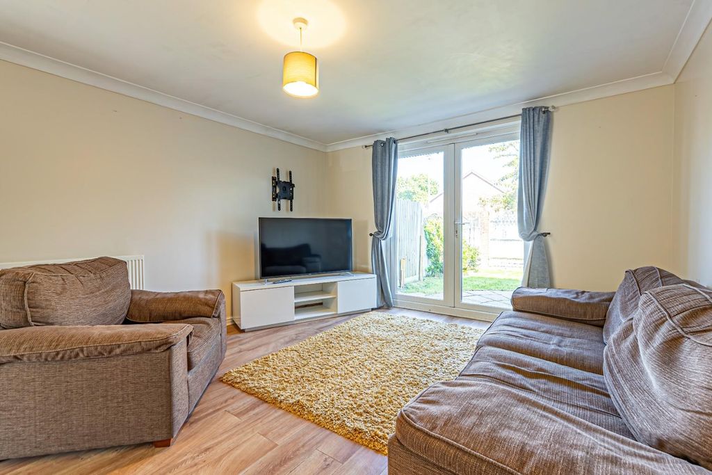 Property photo 2 of 11