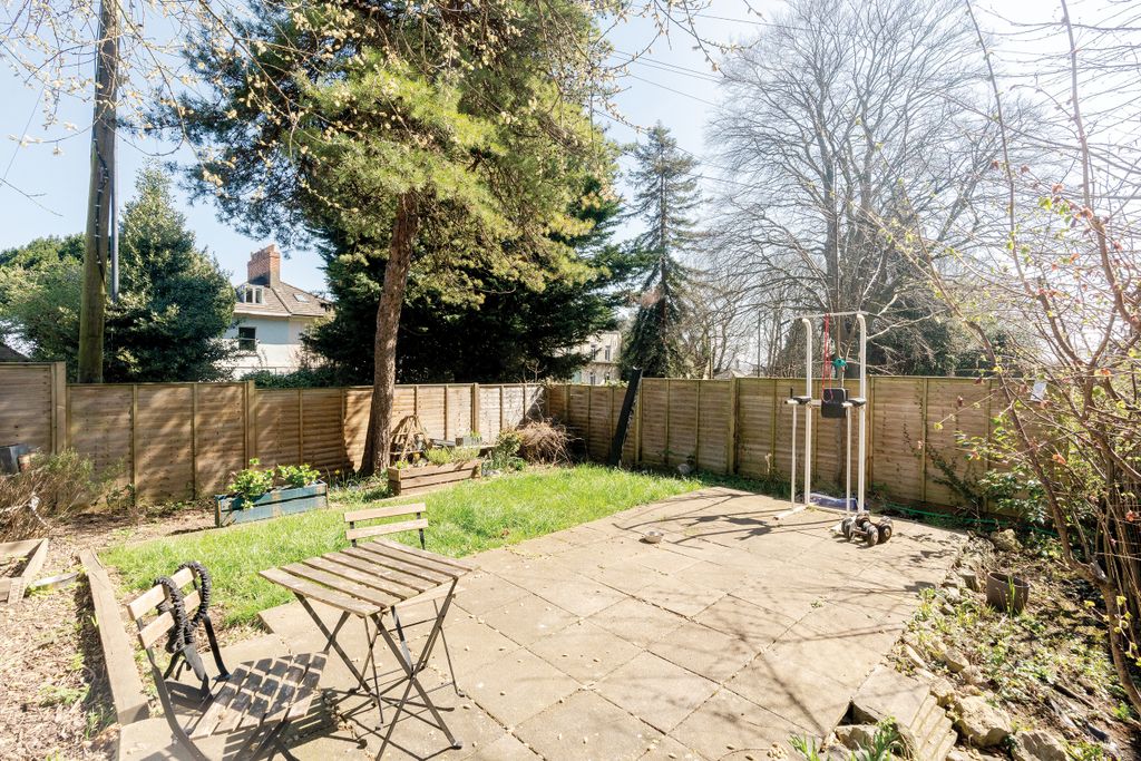 Property photo 2 of 14 Photo 13