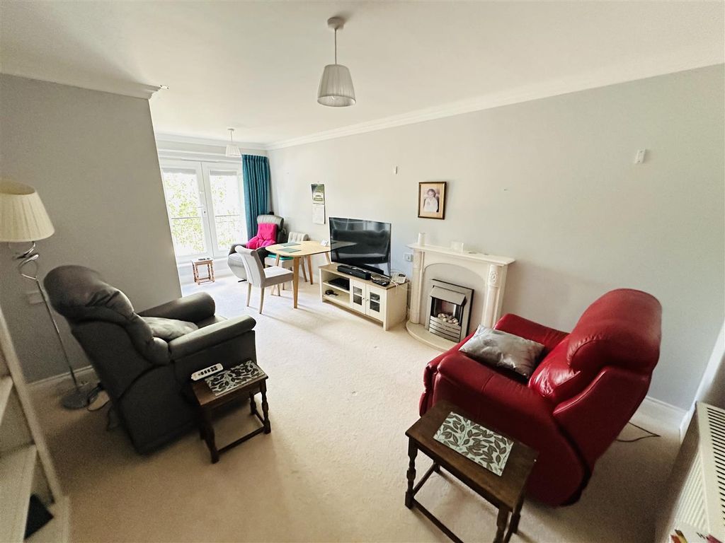 Property photo 2 of 10