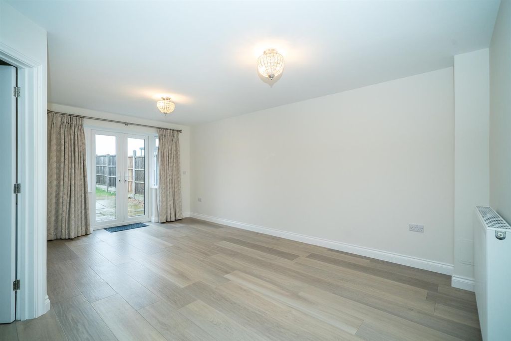 Property photo 3 of 14 17-Bower-Lane-1008.Jpg